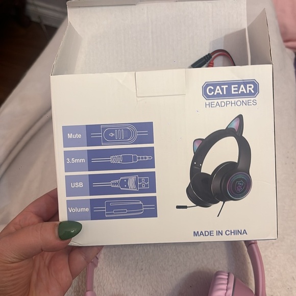 Light Up Pink Cat Ear Headphones with speaking mic - Picture 4 of 7